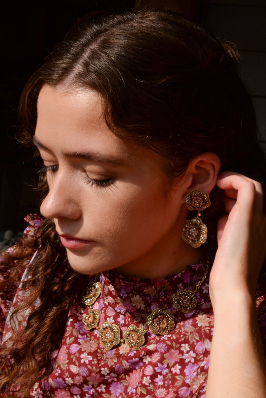 GOLDEN COLOR BEADED EMBROIDERY FLOWER NECKLACE