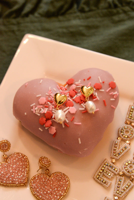 GOLD CHUNKY HEART STUDS WITH FRESH WATER PEARL DROP