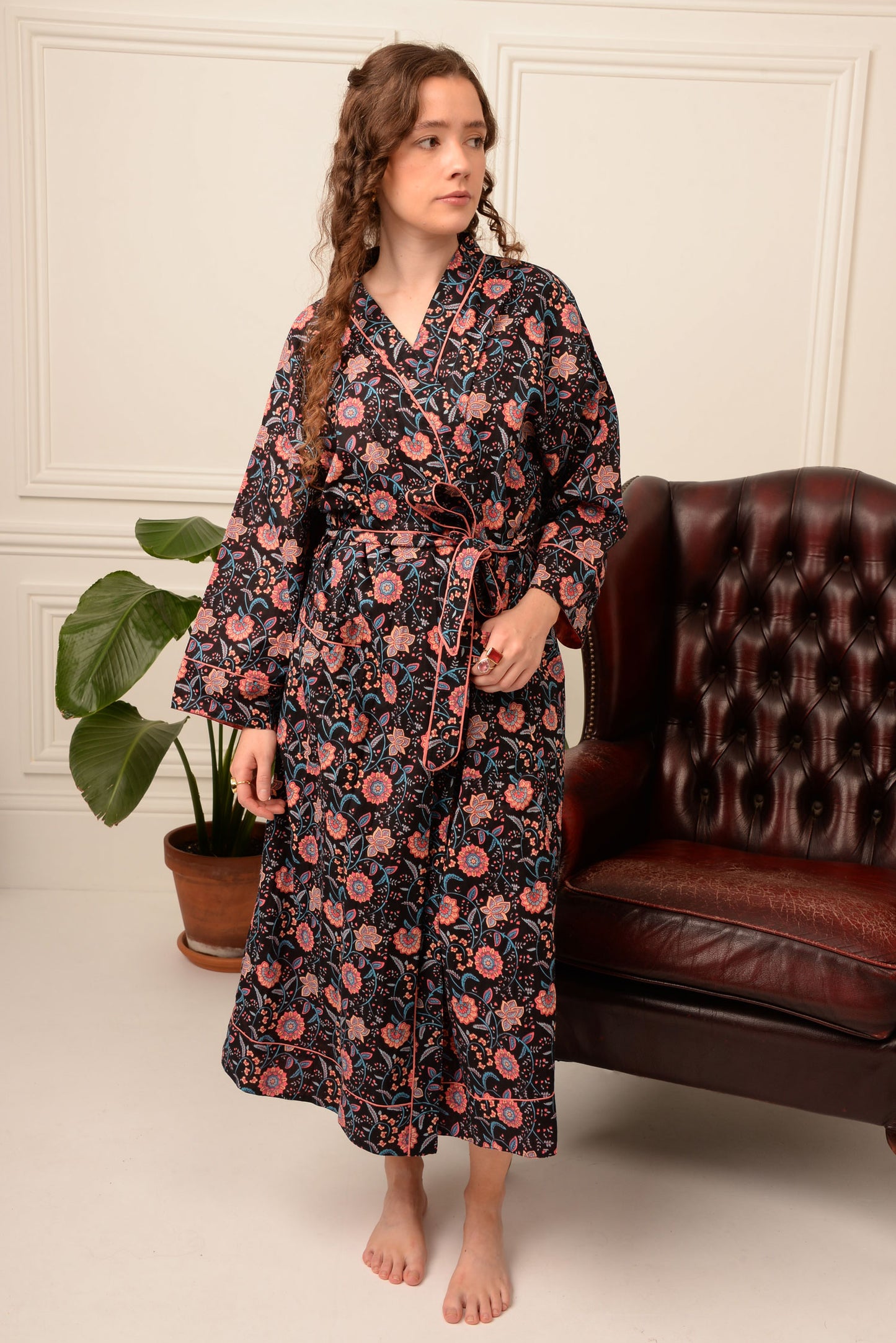 BLACK AND PINK FLORAL DRESSING GOWN ROBE