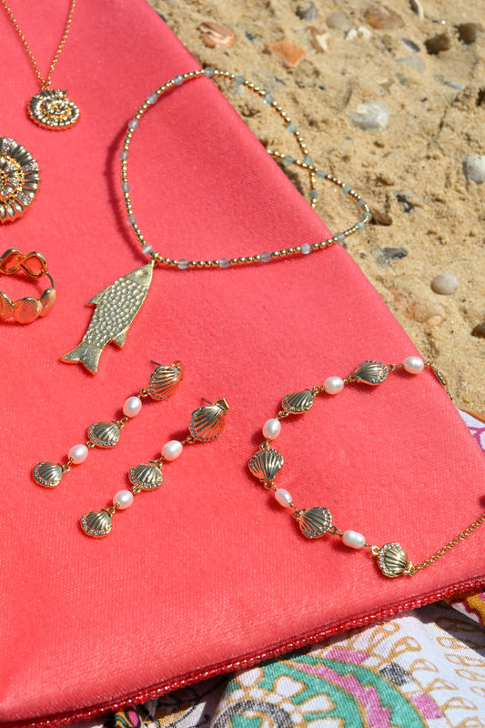GOLD SHELL AND PEARL BRACELET