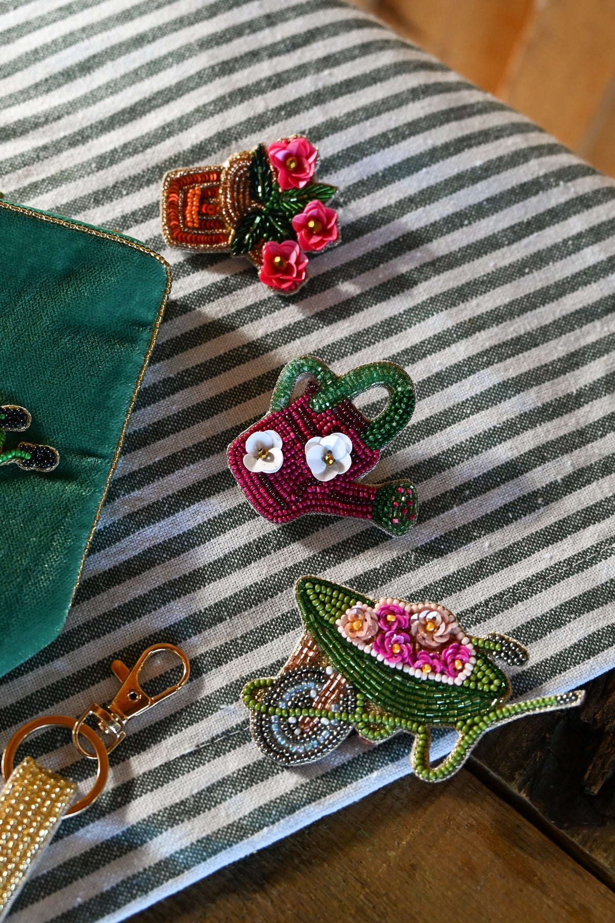 WINTER FLOWER POT BROOCH