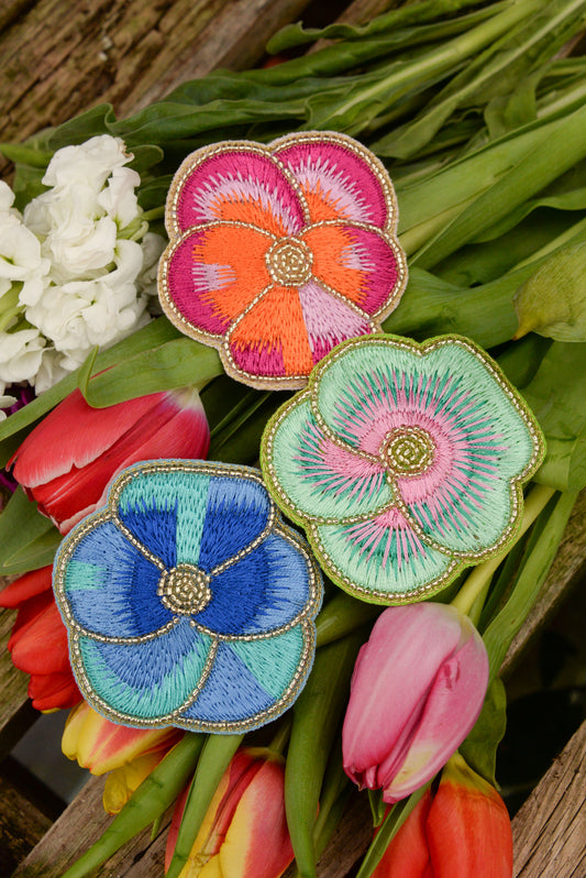 MINT PANSY BEADED HAIRCLIP