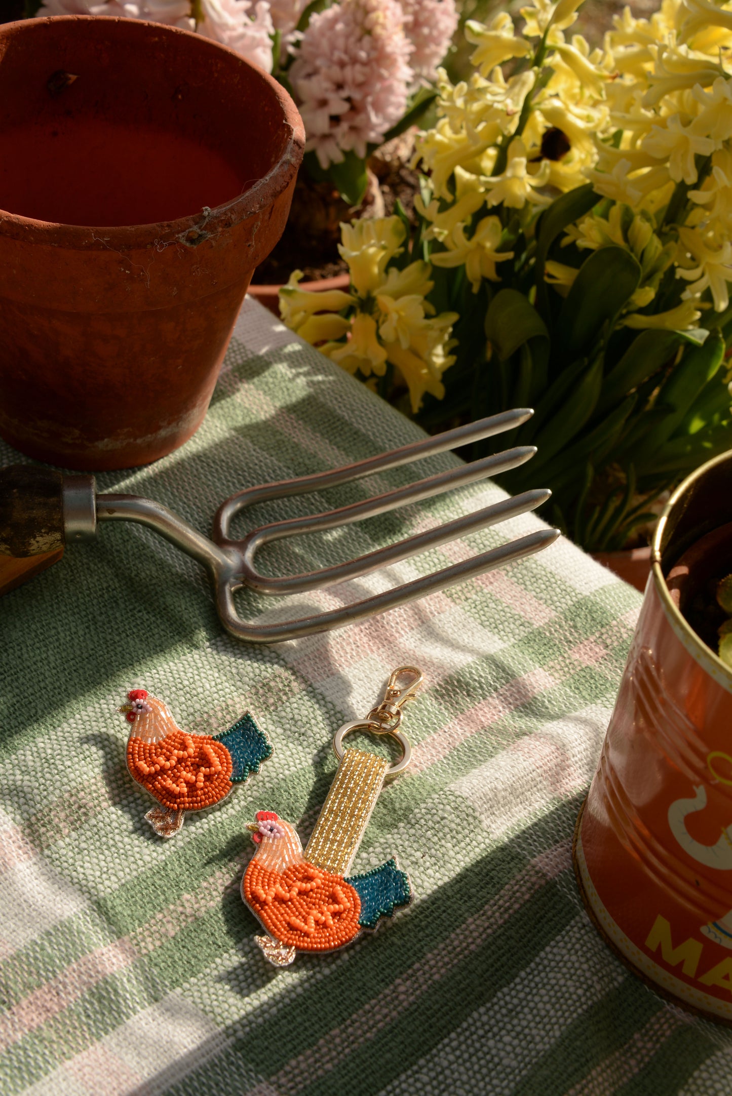 CHICKEN BROOCH