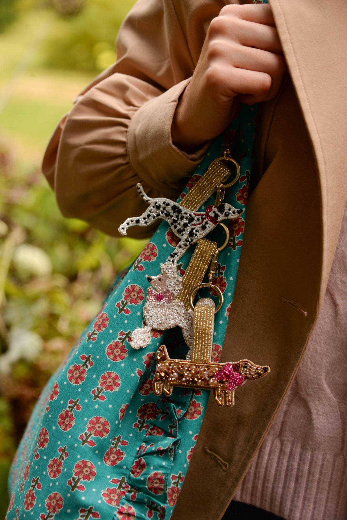 SAUSAGE DOG WITH BOW KEYRING