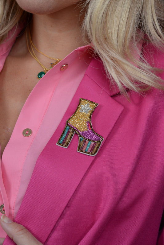 DANCING BOOTS BROOCH (8012863799512)
