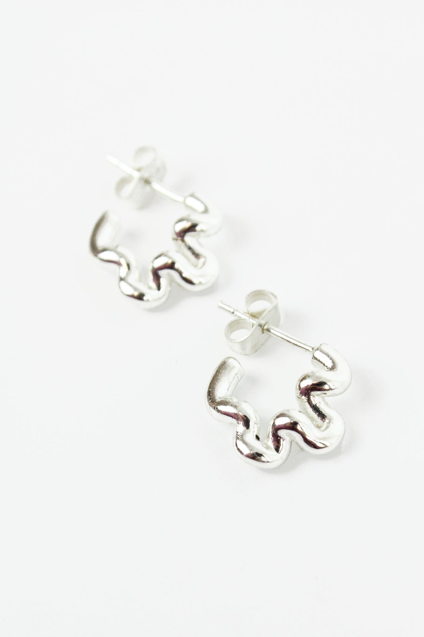 WIGGLE SILVER SMALL EARRINGS (8108090491096)