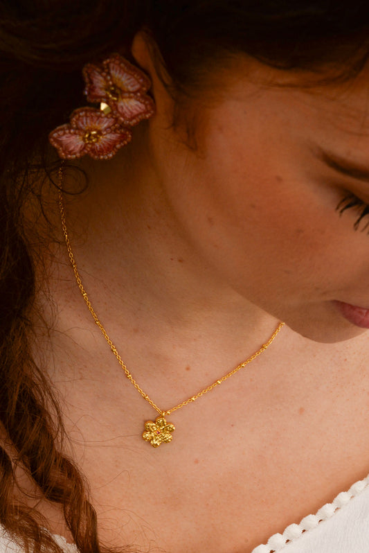 HAMMERED GOLD RED CZ FLOWER NECKLACE