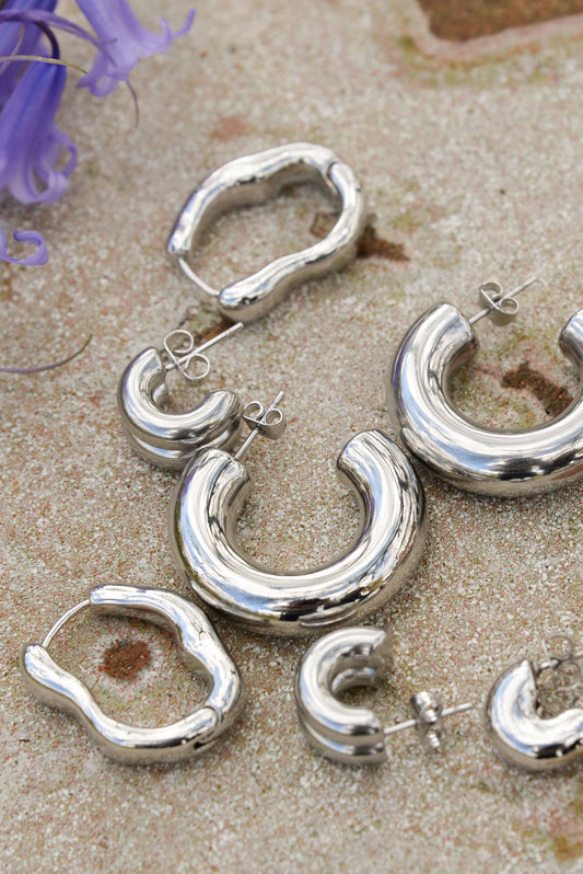 OBLONG WIGGLE SILVER EARRING