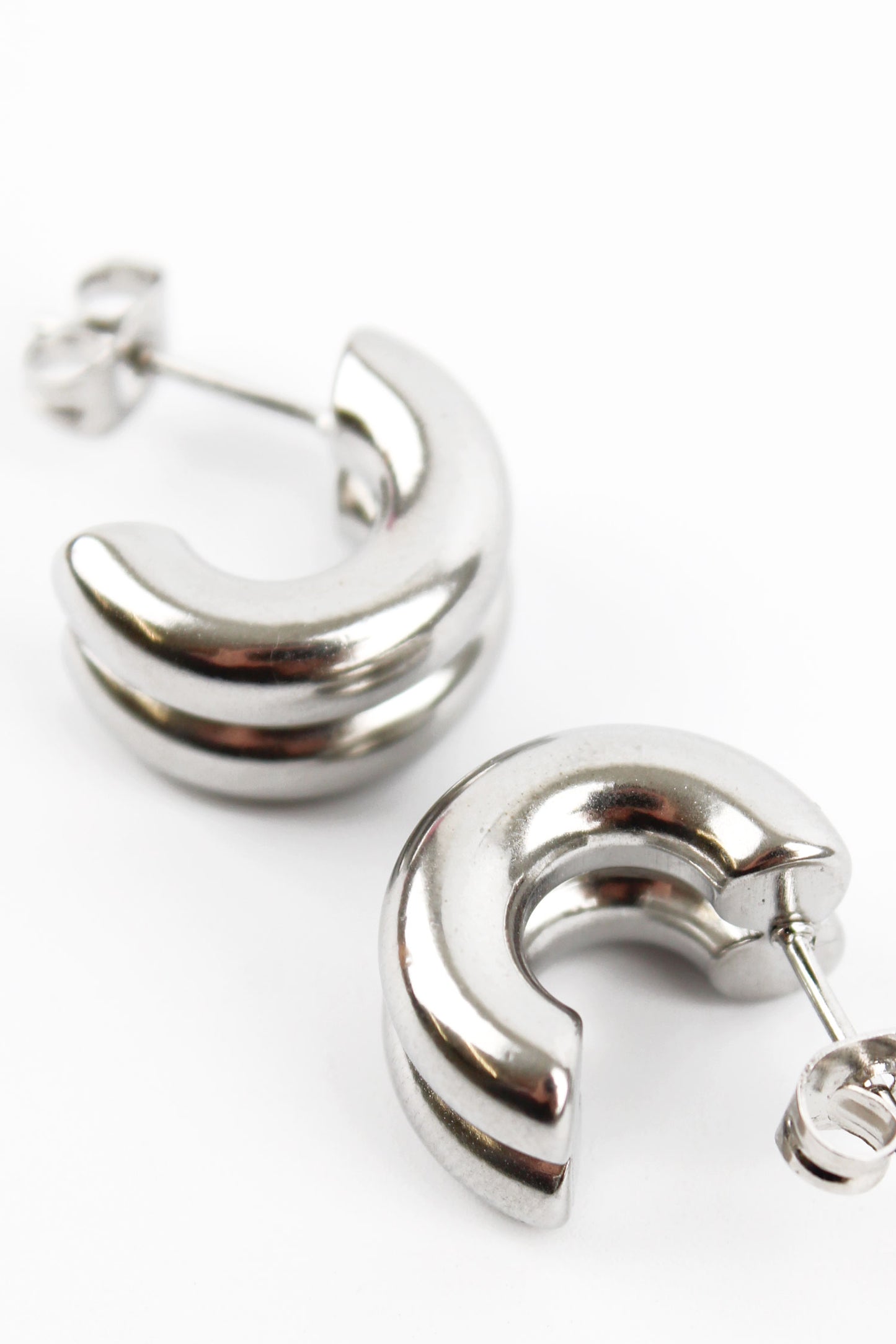 SILVER CHUBBY HUGGIE HOOP