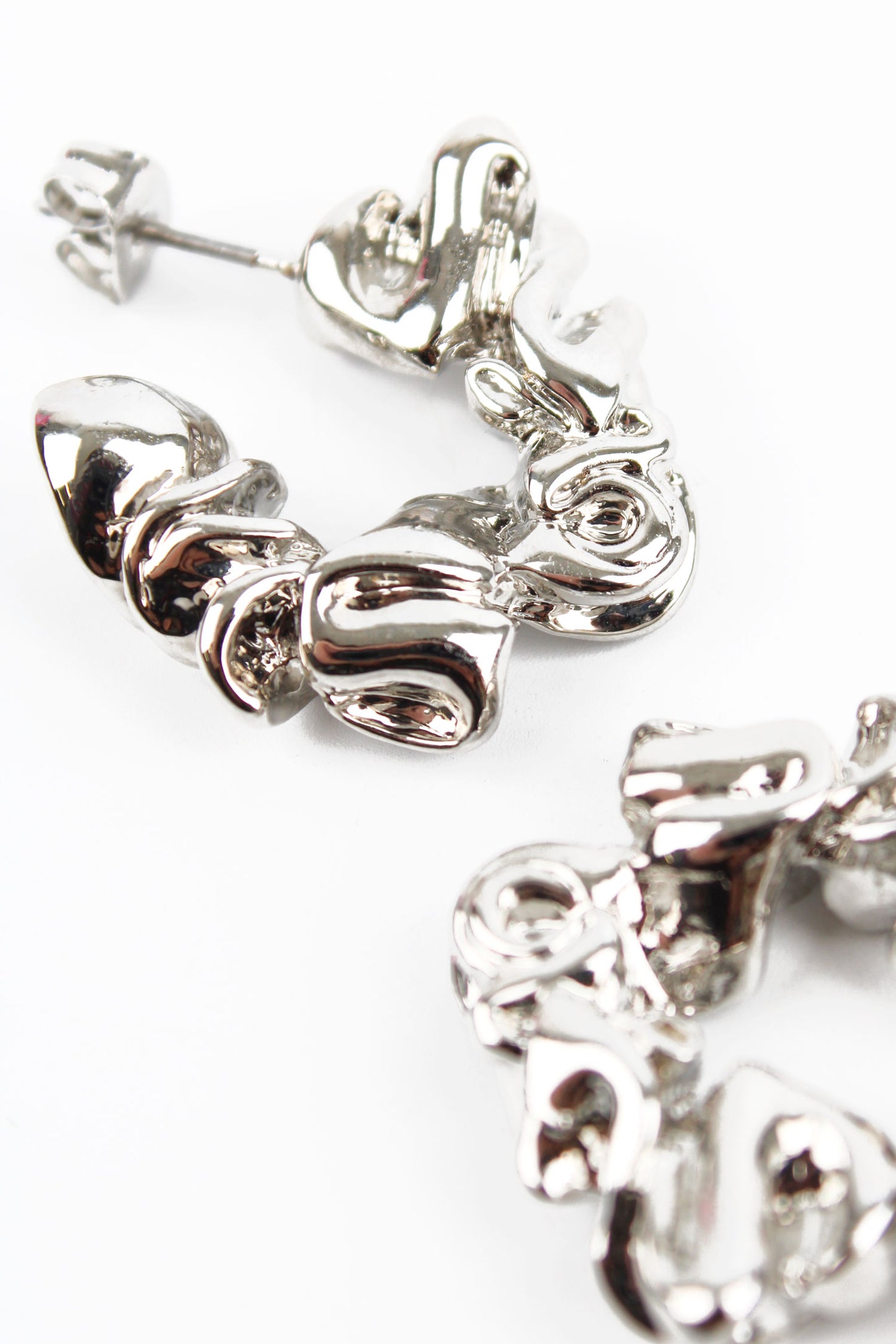 TEXTURED SILVER HOOP