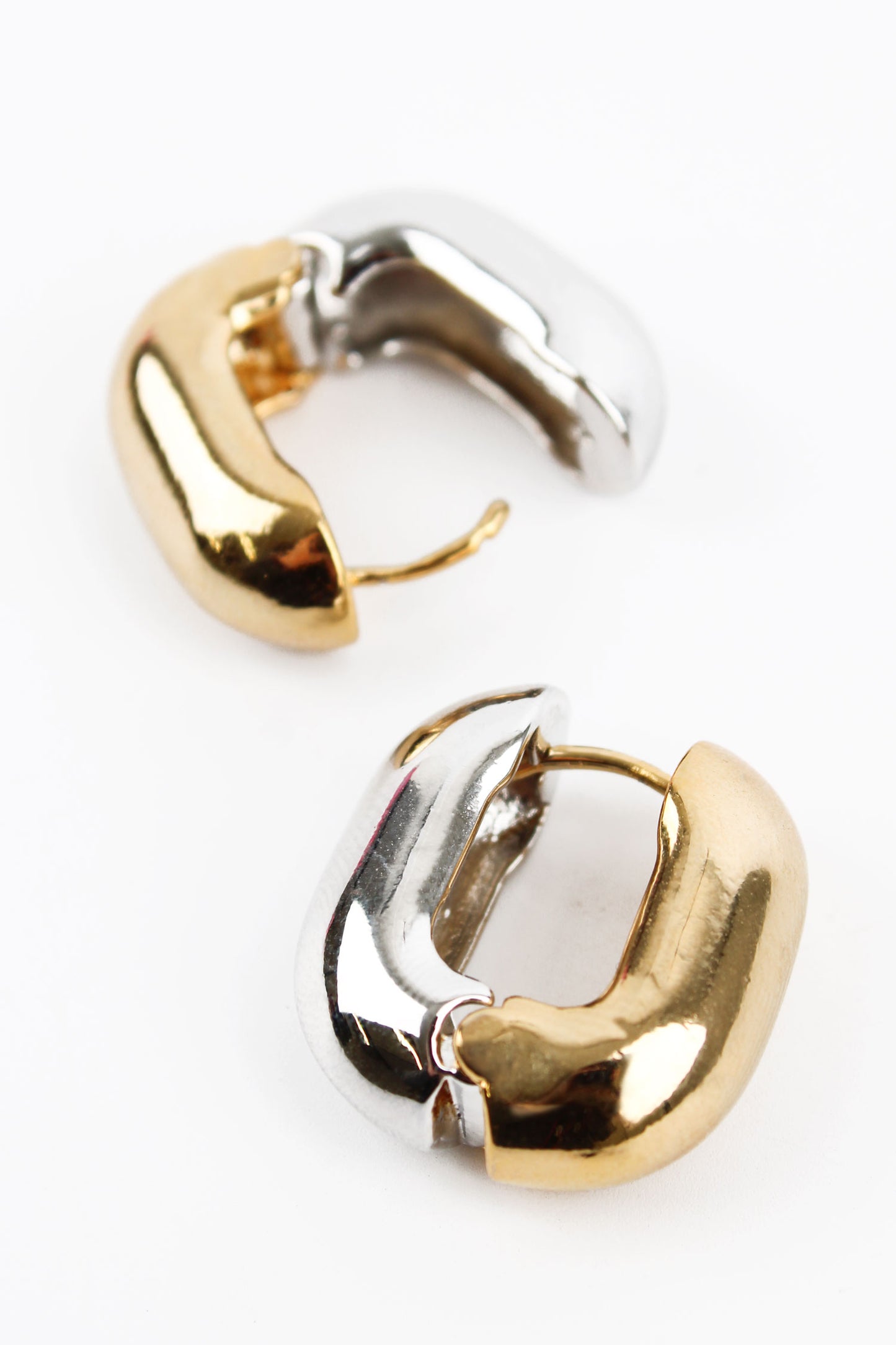 TWO TONE CHUNKY EARRING