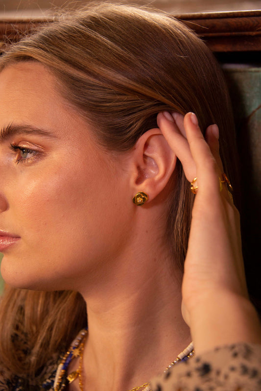 GOLD CRYSTAL HEART STUD (7896109285592)