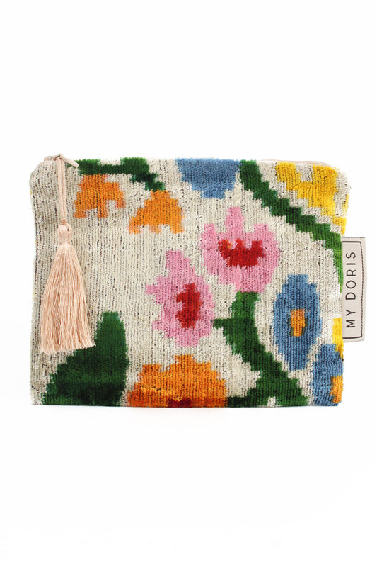 CREAM FLORAL MEDIUM POUCH *OLD