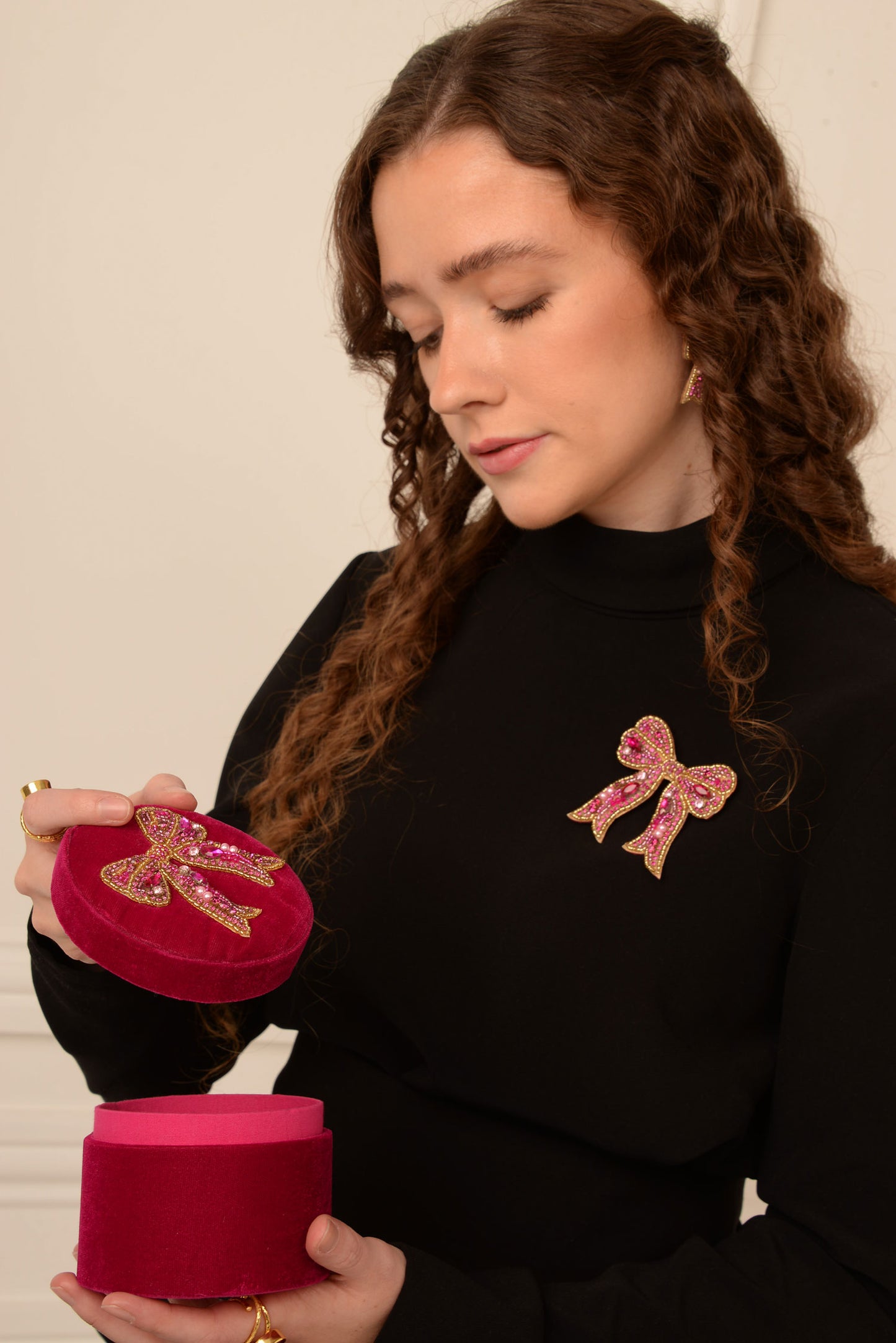 PINK BOW ROUND BOX