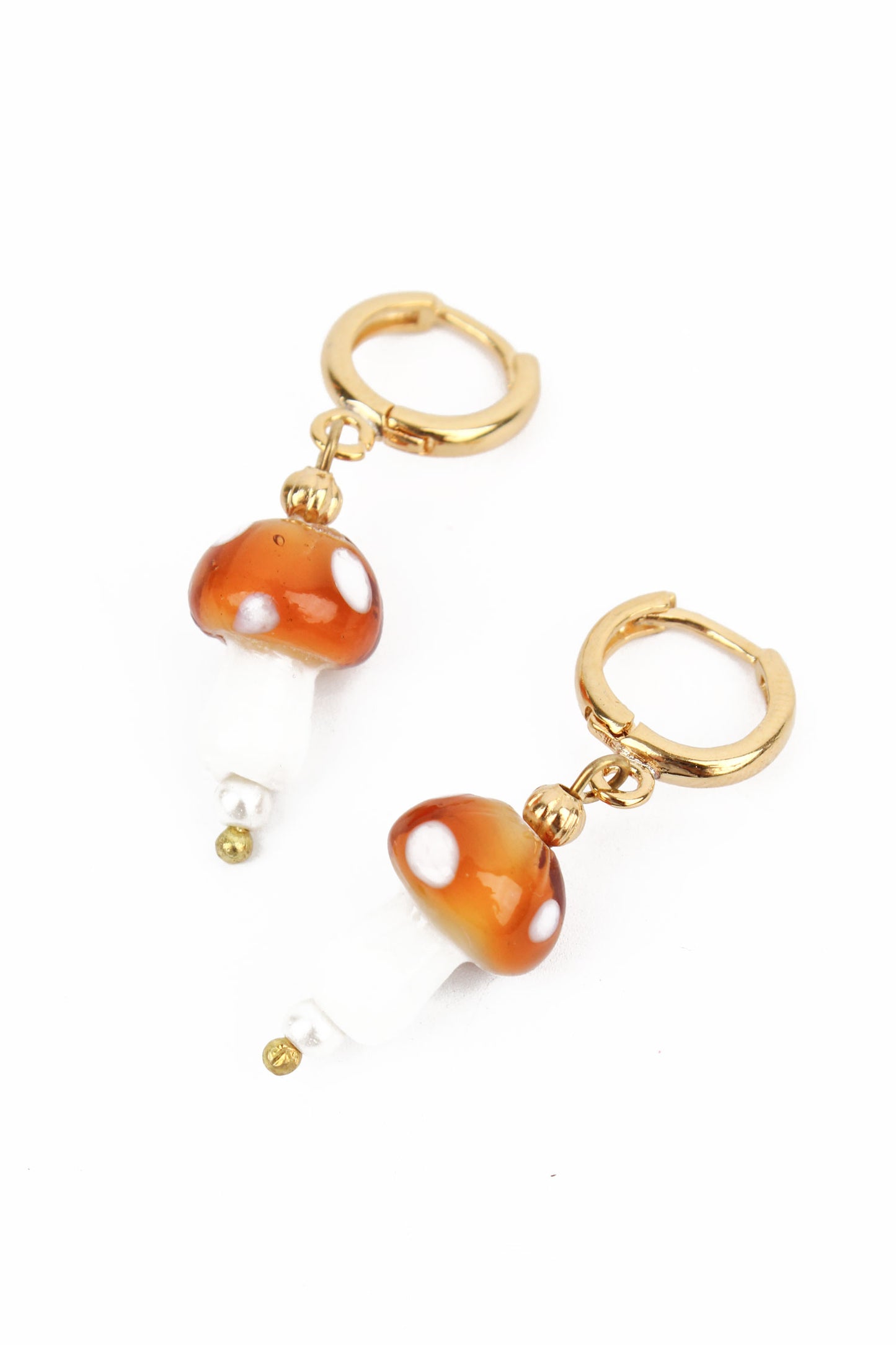 BROWN GLASS MUSHROOM HUGGIE HOOPS