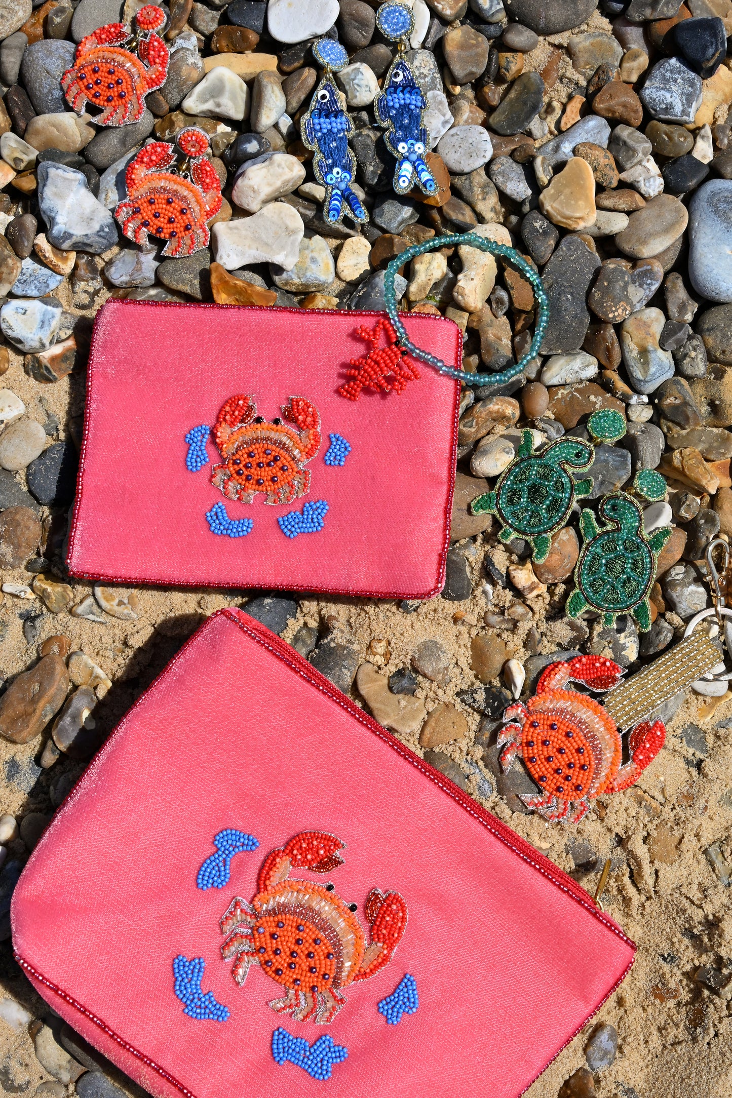 CRAB ON WATER MEDIUM POUCH