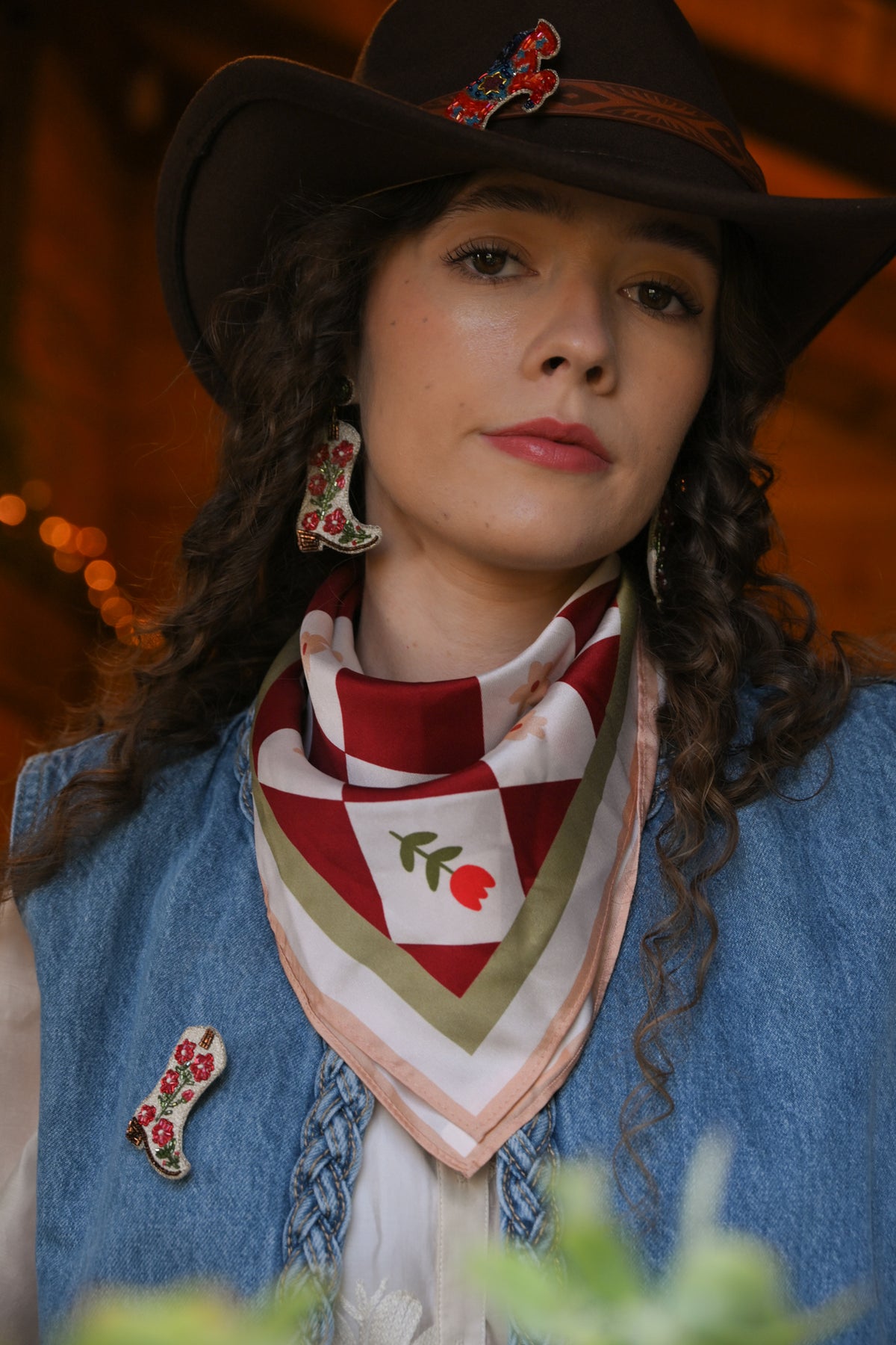 CREAM COWGIRL BOOT BROOCH
