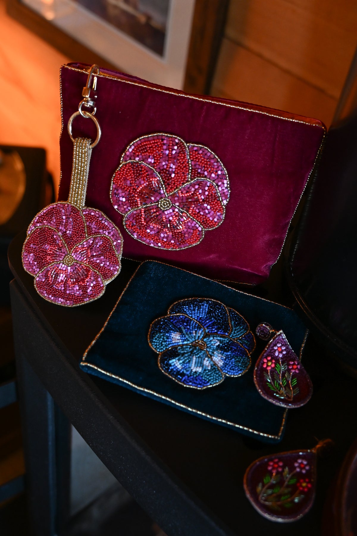 DARK PINK WINTER PANSY KEYRING
