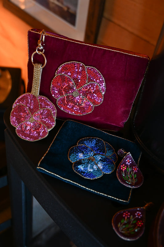 DARK PINK WINTER PANSY KEYRING