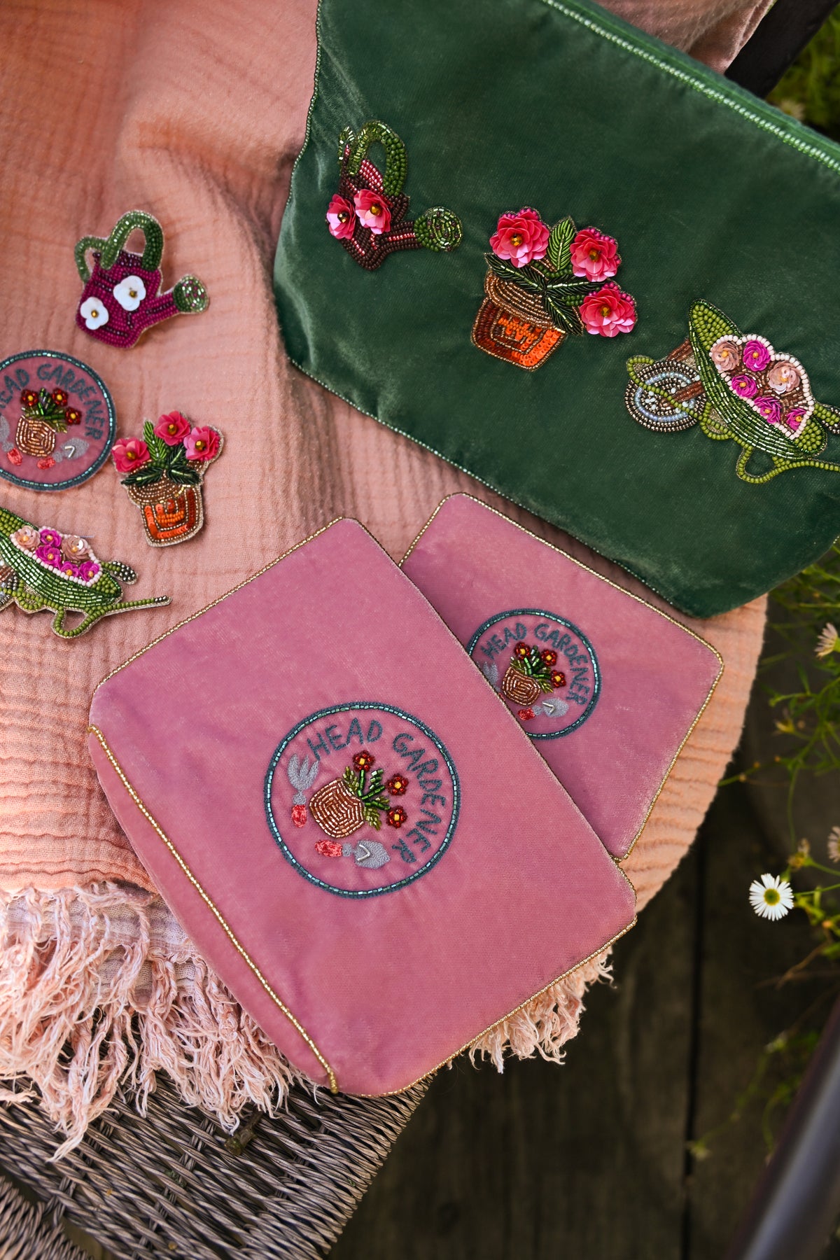 HEAD GARDENER ON PINK MEDIUM POUCH