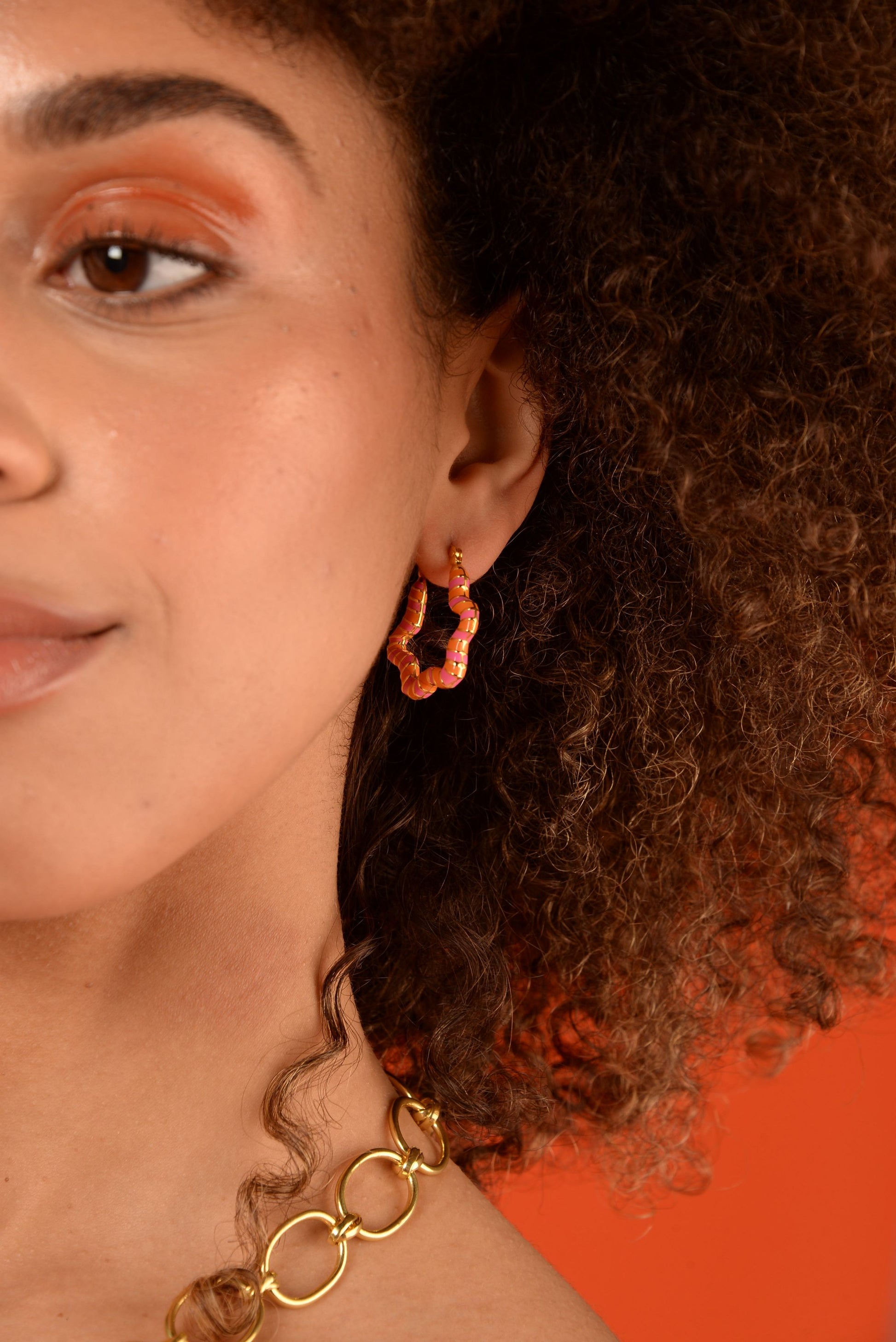PINK ENAMEL WAVY GOLD HOOPS (7965646356696)