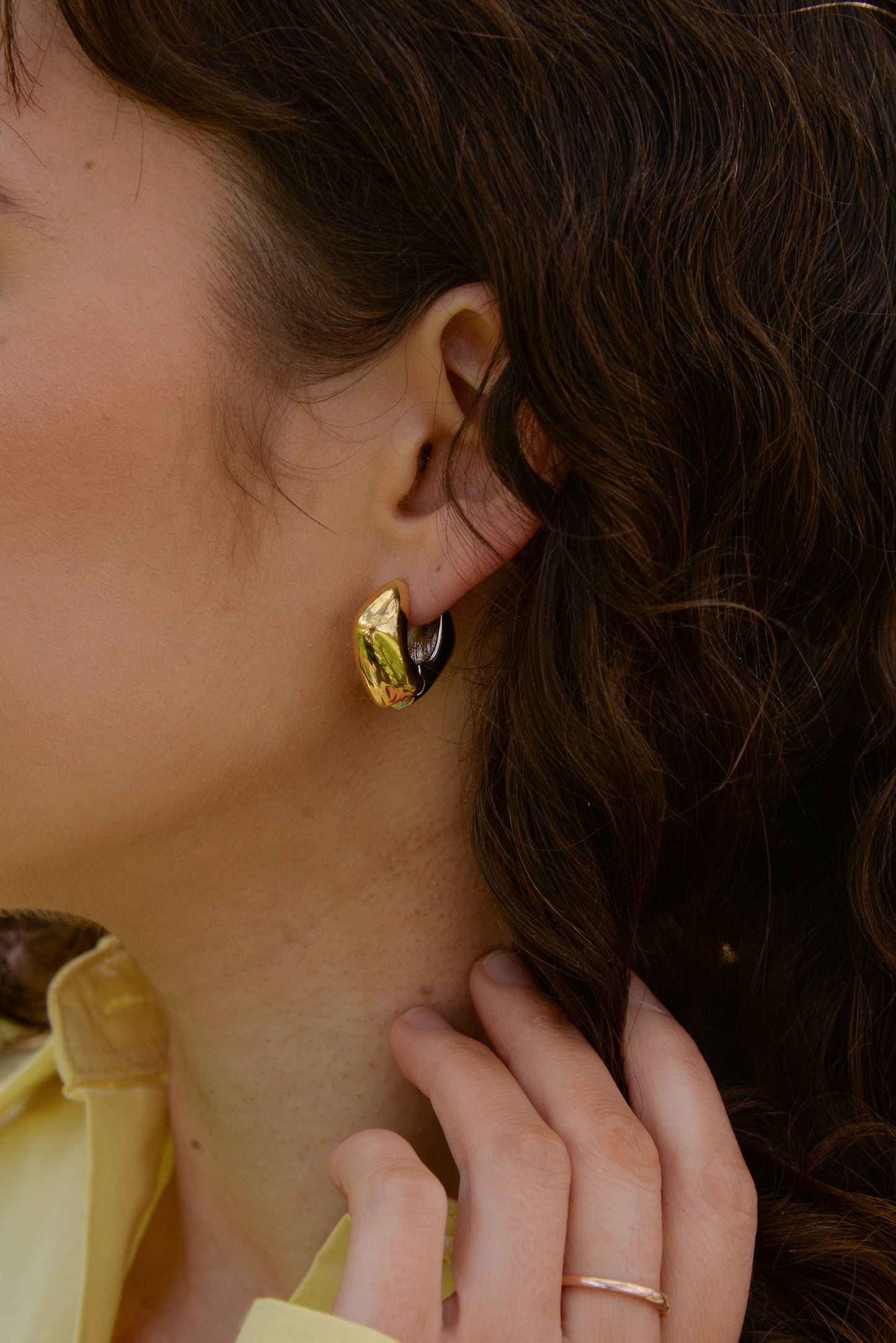 STATEMENT TWO TONE EARRING