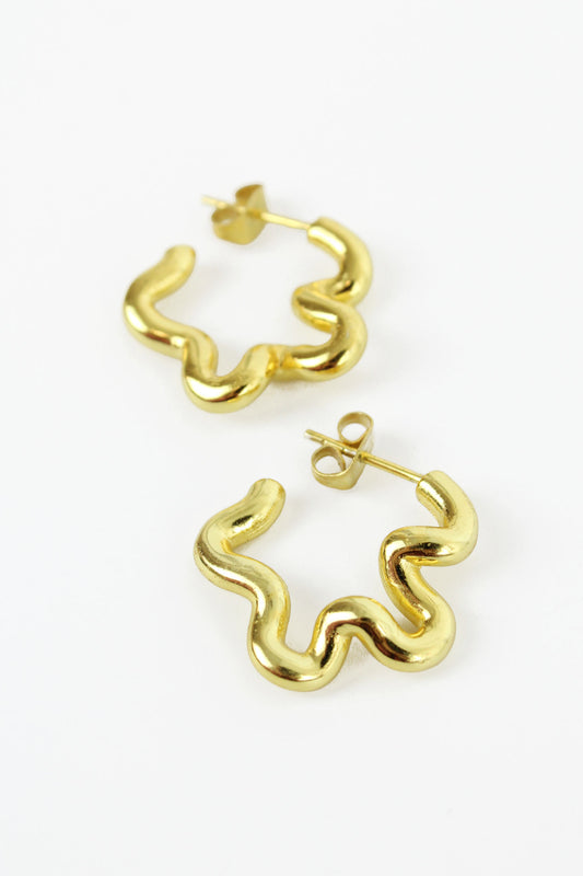 WIGGLE GOLD MEDIUM EARRINGS (8108090786008)
