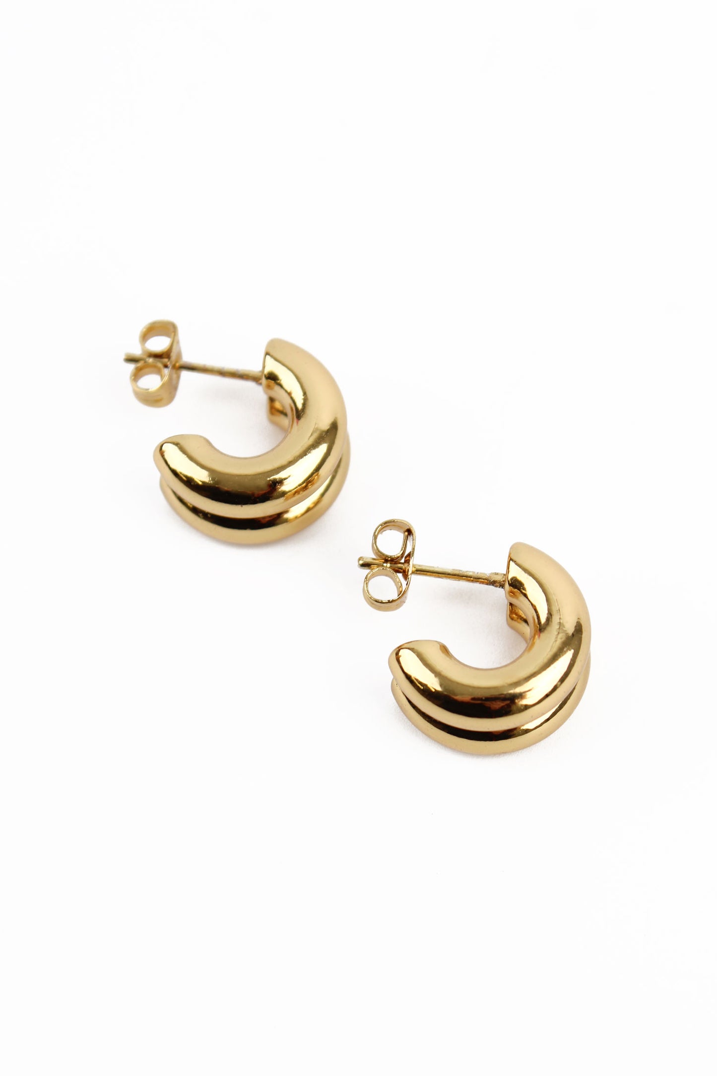 GOLD CHUBBY HUGGIE HOOP