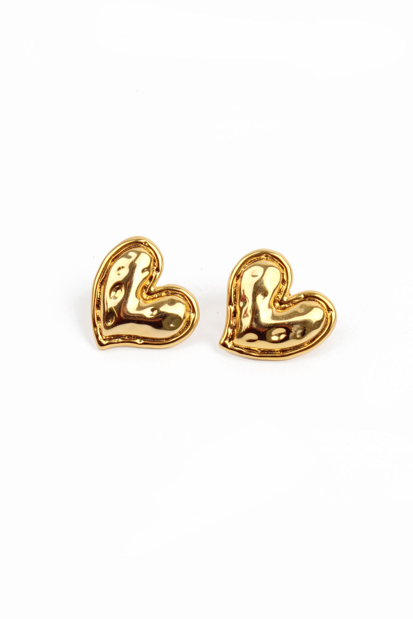HEART STATEMENT GOLD STUDS