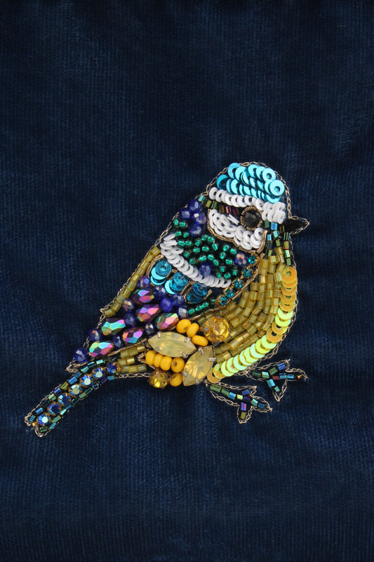 MEDIUM POUCH - BEADED BLUE TIT