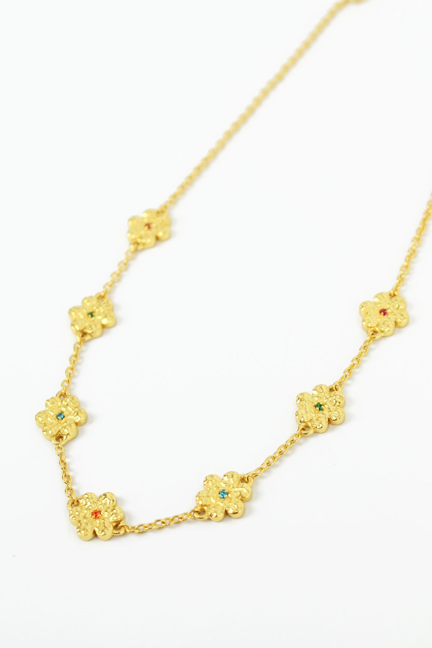HAMMERED GOLD FLOWER CHAIN NECKLACE