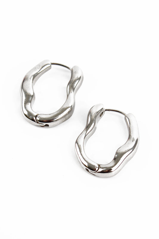 OBLONG WIGGLE SILVER EARRING