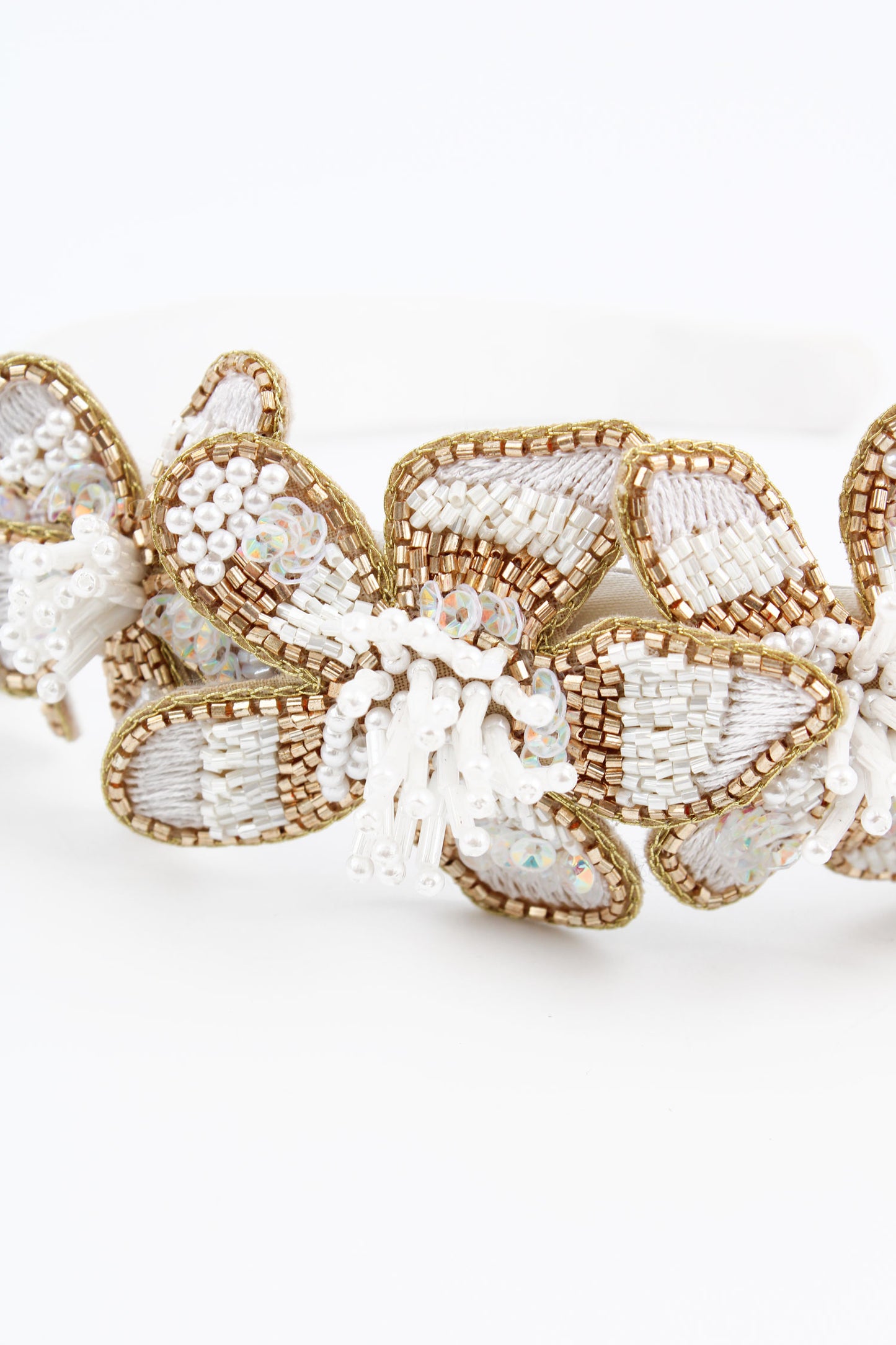 PEARL WHITE FLOWER HEADBAND