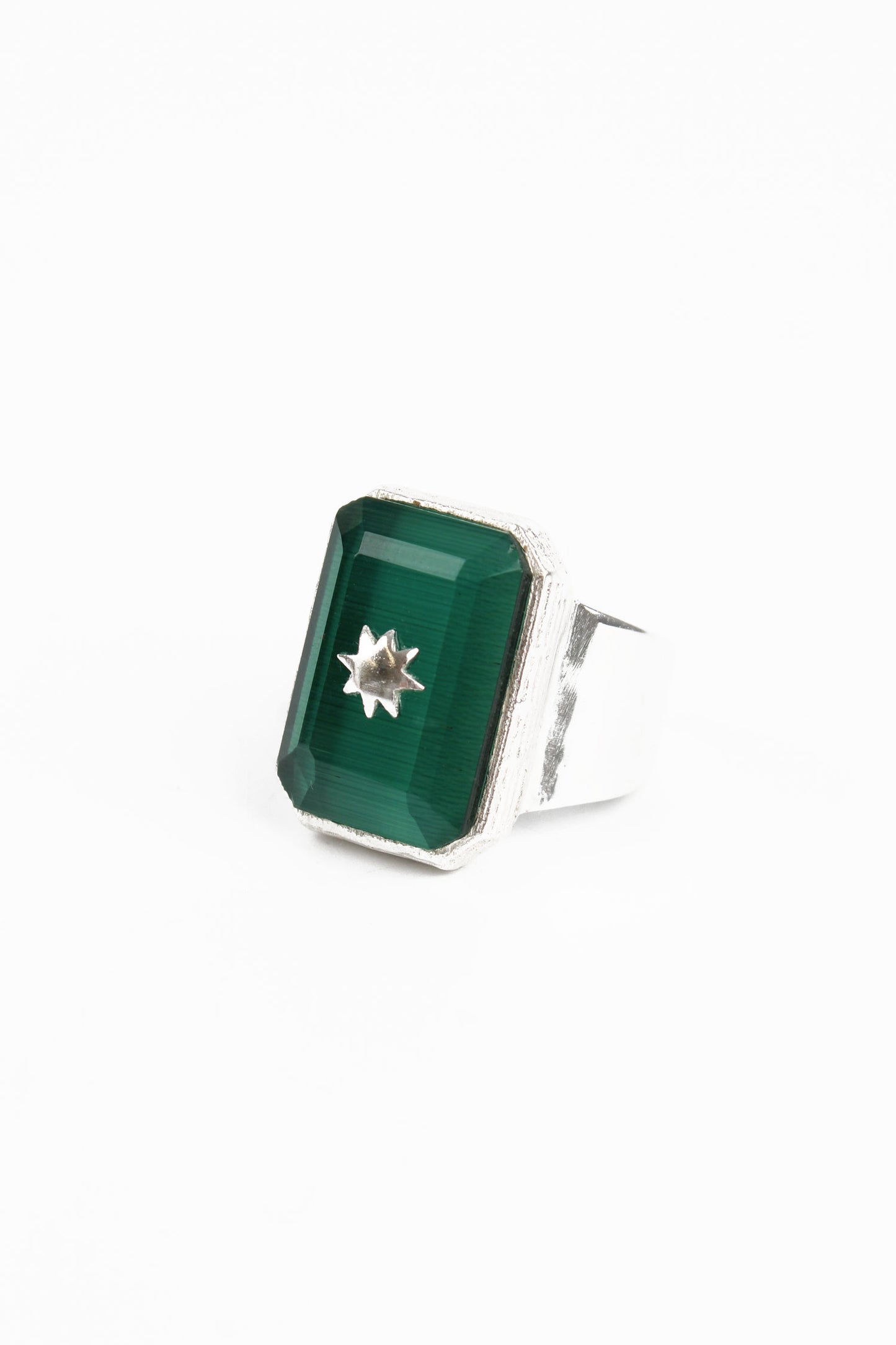 SILVER STATEMENT RING GREEN MONALISA