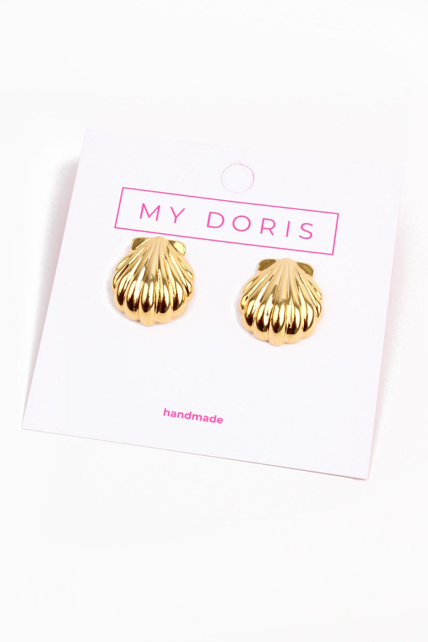 STATEMENT SHELL GOLD EARRING