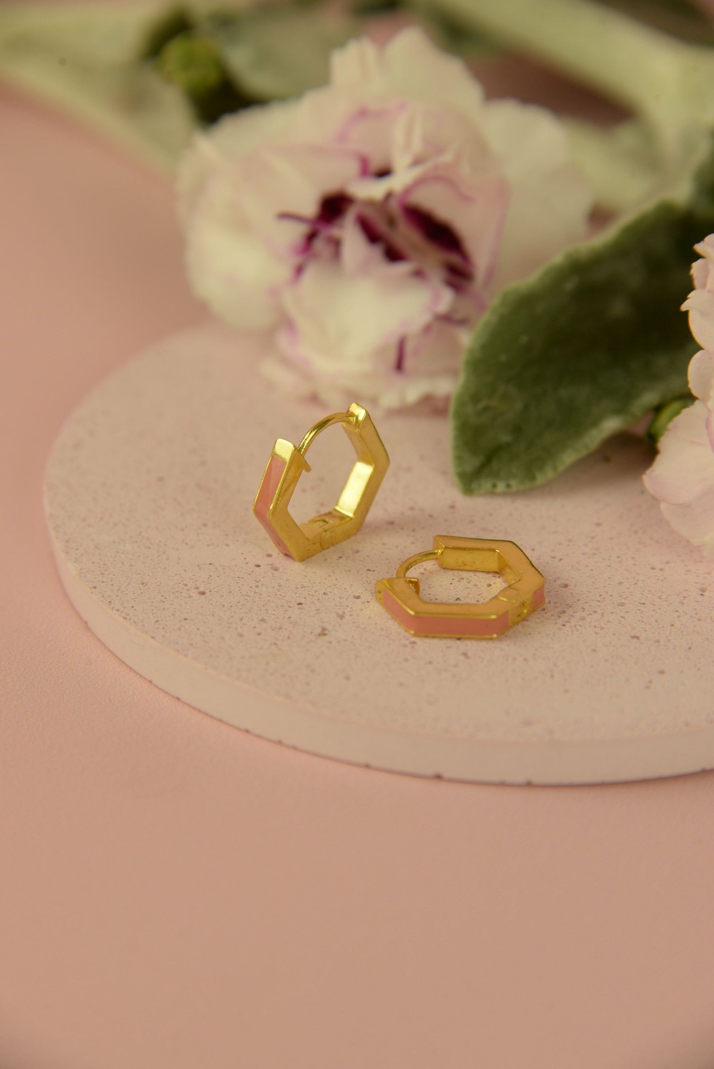 PEACH ENAMEL HEXAGON HOOP (7674157105368) (7764436058328)