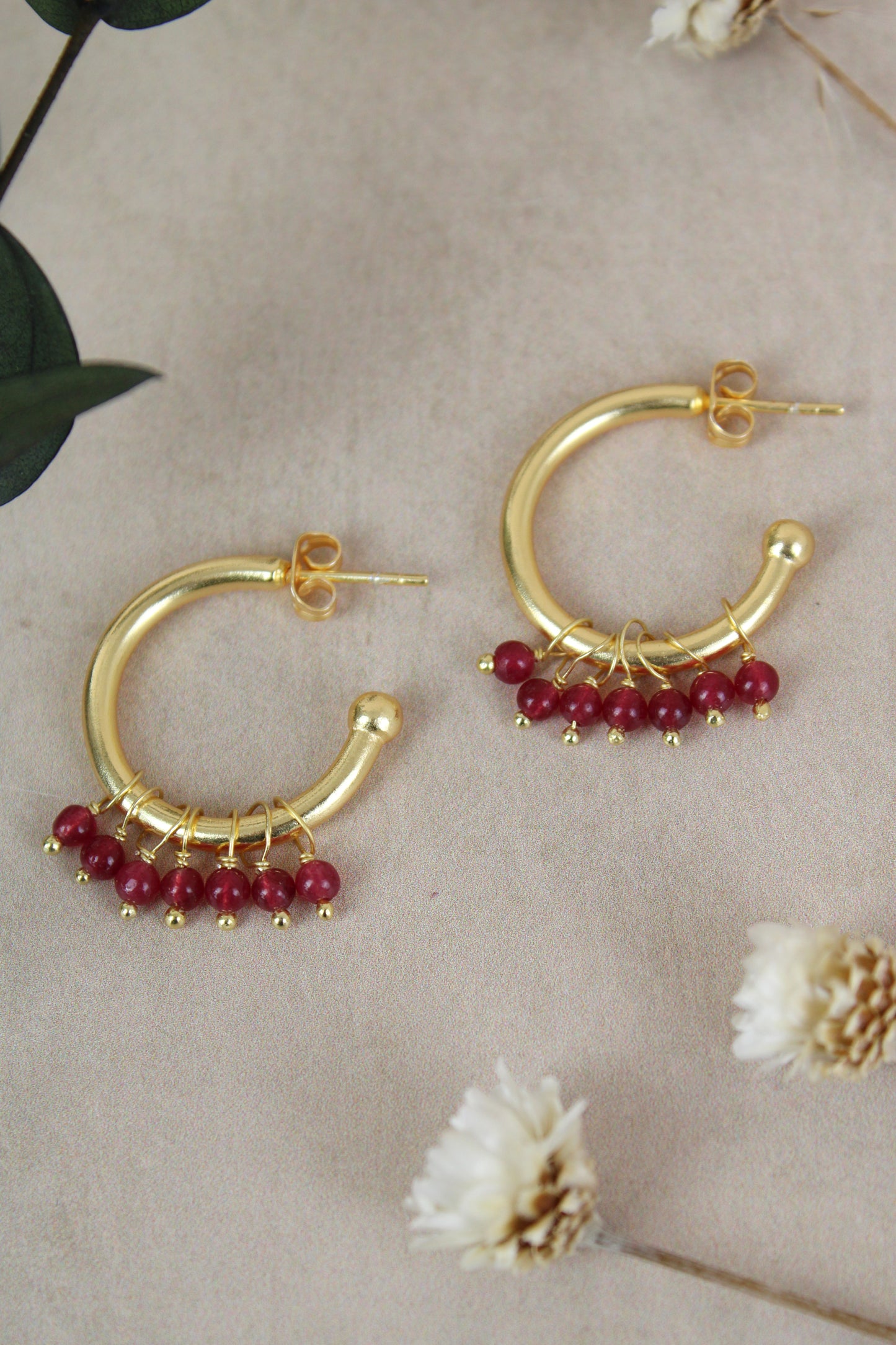 CLUSTER STONE PINK QUARTZ GOLD HOOP (7864472961240)
