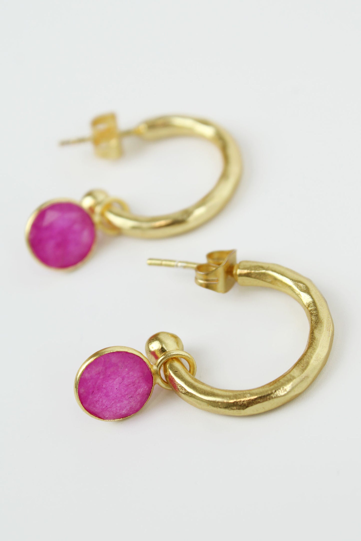 SINGLE DROP GOLD HOOP (7680451346648)