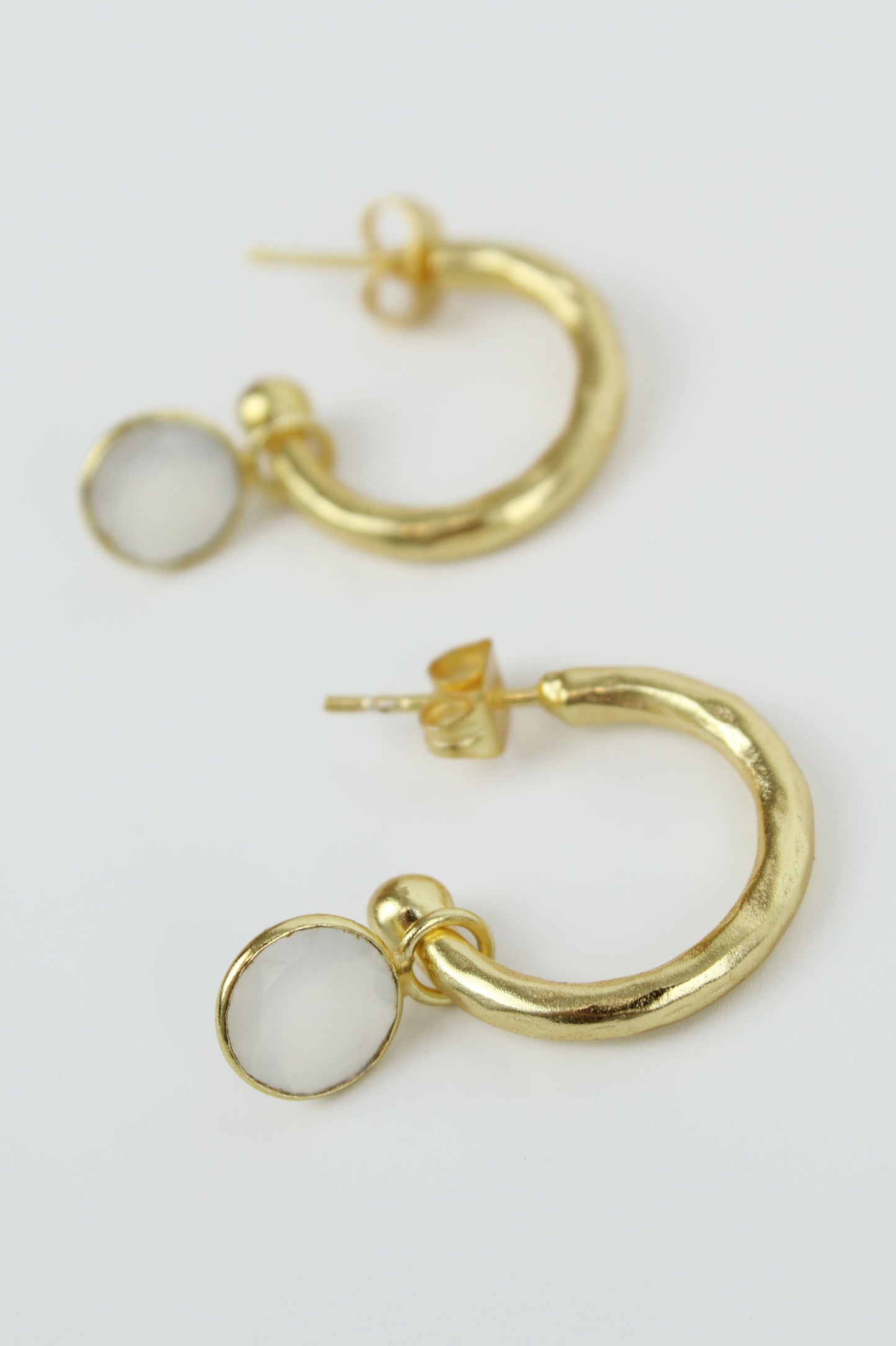 SINGLE DROP GOLD HOOP (7680451346648)