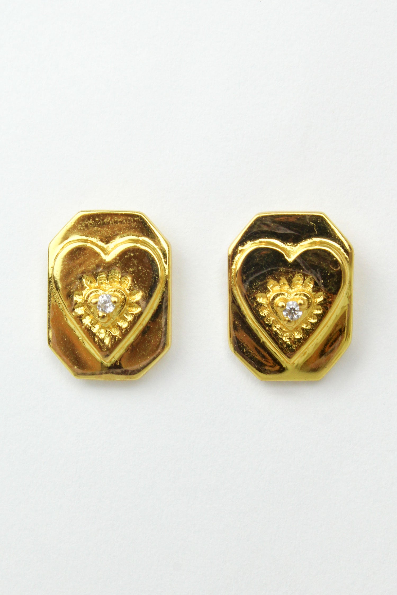 GOLD CRYSTAL HEART STUD (7896109285592)