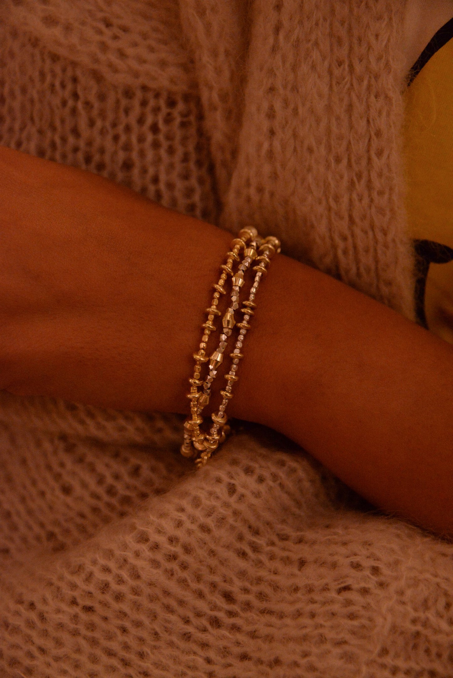 MIXED METAL DISC BEAD BRACELET (7585408188632)
