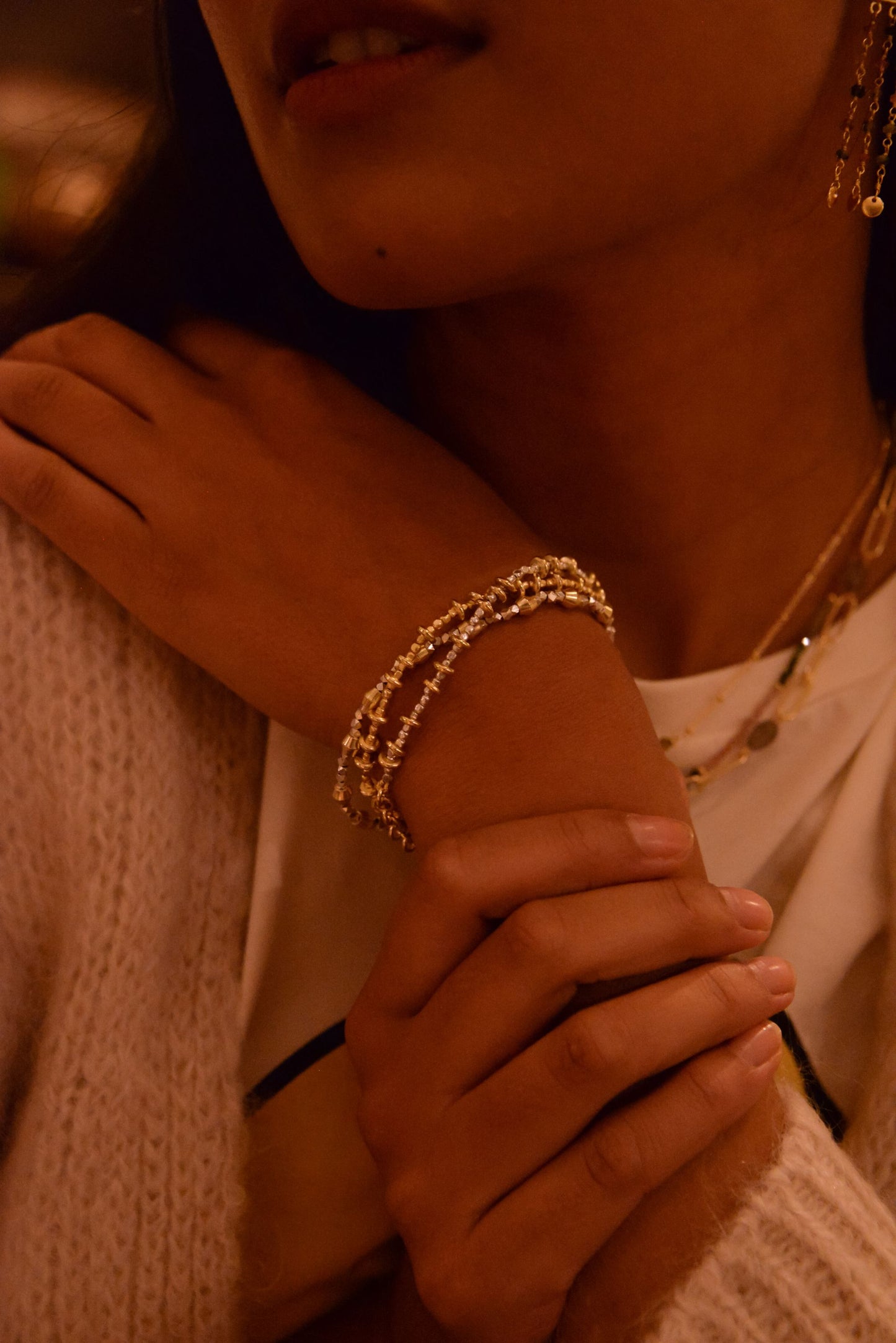 MIXED METAL DISC BEAD BRACELET (7585408188632)