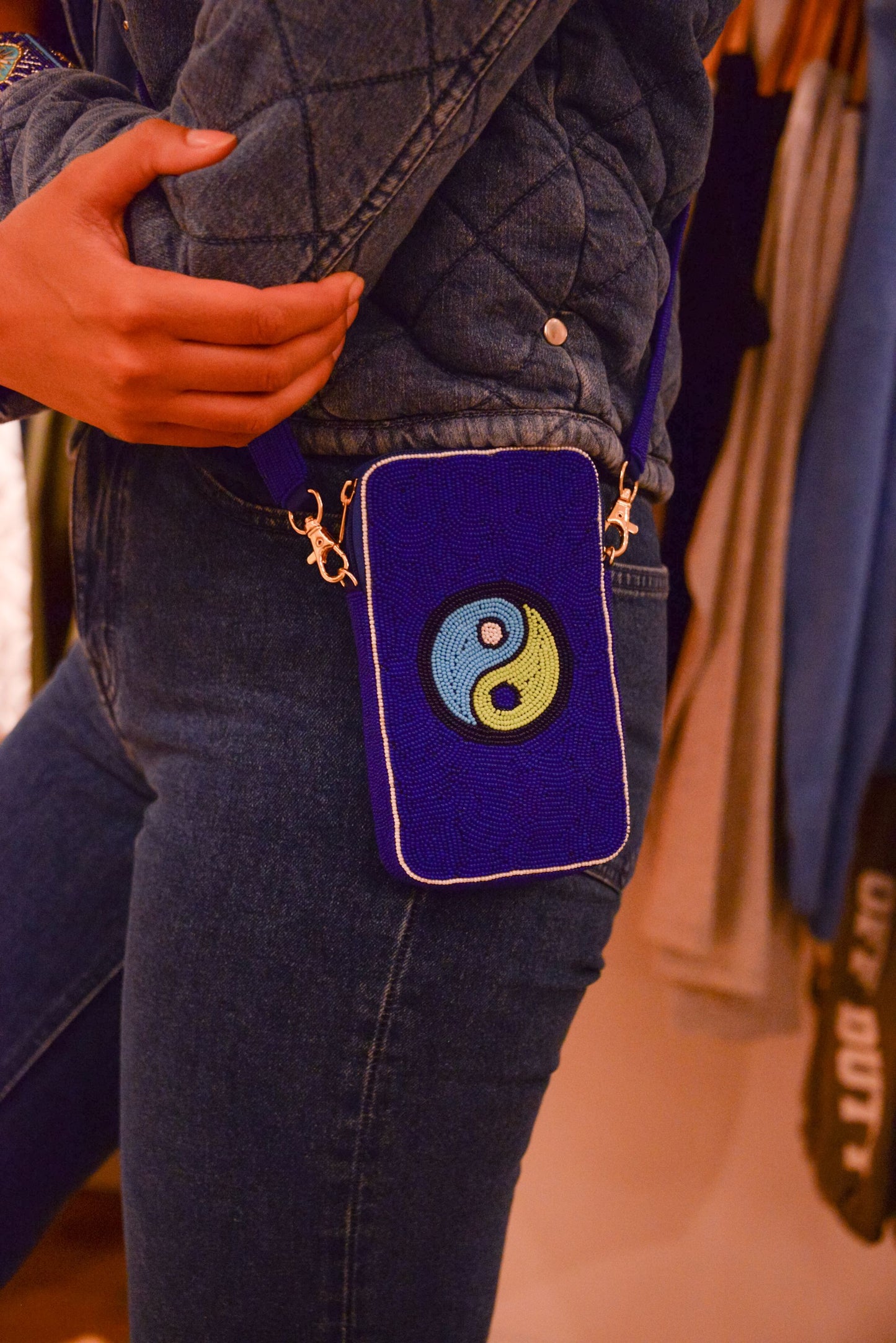 BLUE BEADED YIN YANG MOBILE PHONE BAG (7782777880792)