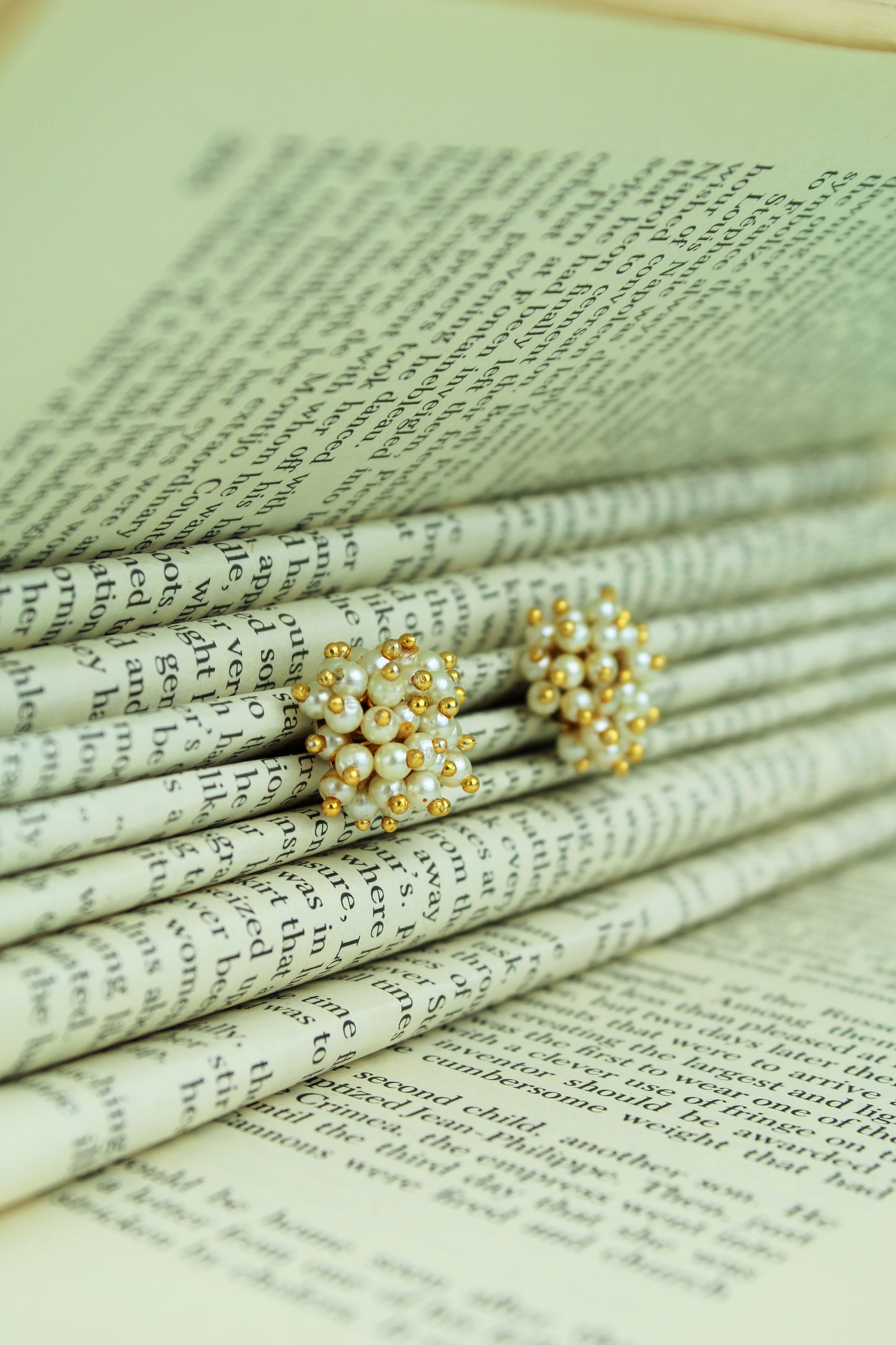 *PREORDER* PEARL CLUSTER STUD (6965002862779)
