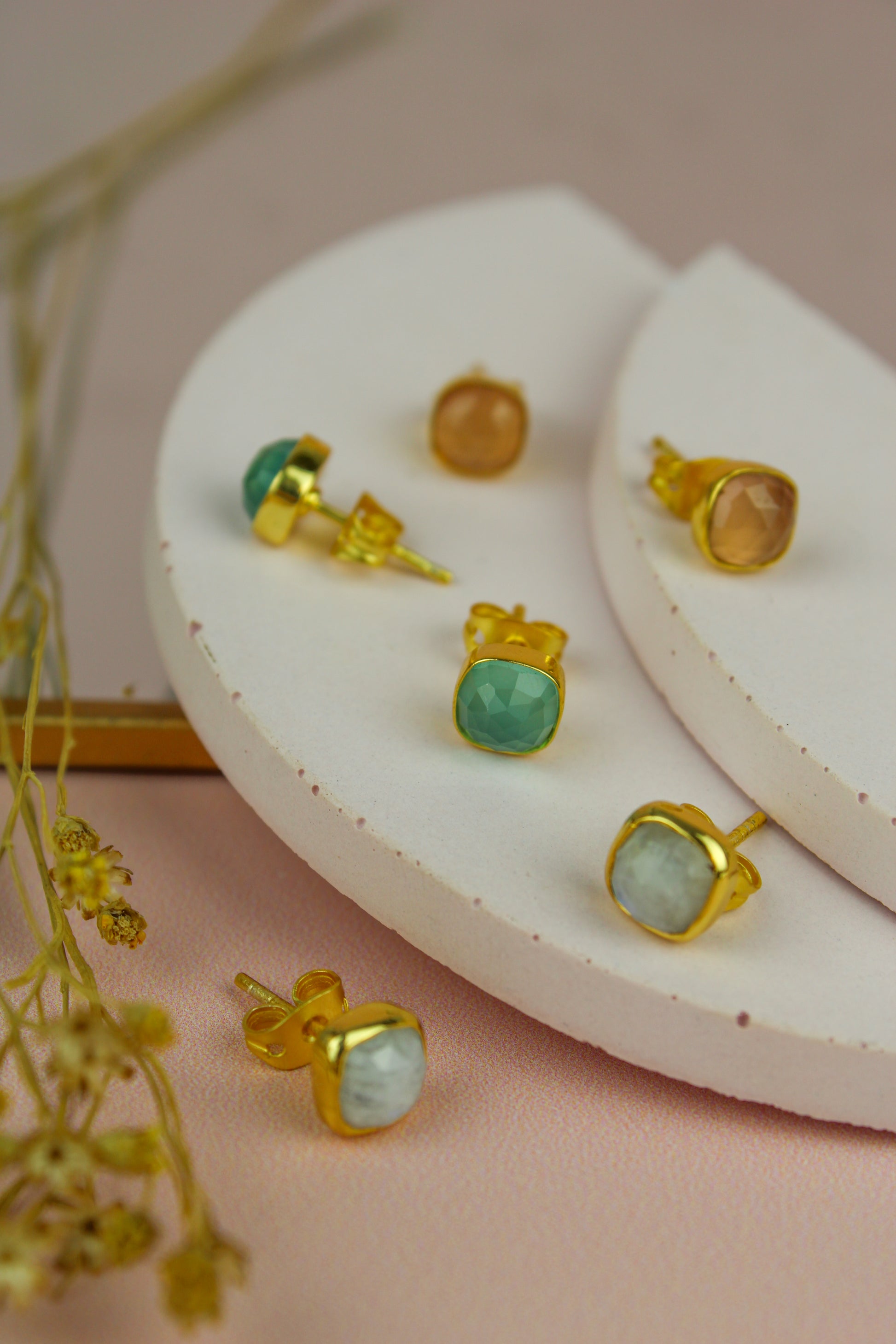*PREORDER* SEMI PRECIOUS TINY STUD (7580071035096)