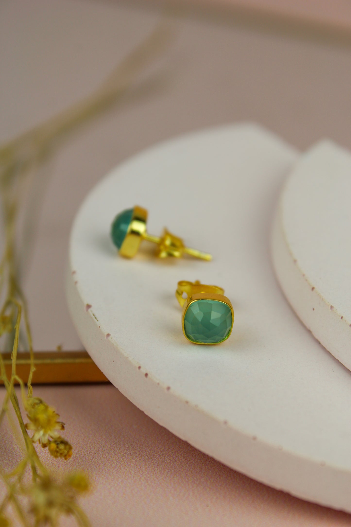 *PREORDER* SEMI PRECIOUS TINY STUD (7580071035096)