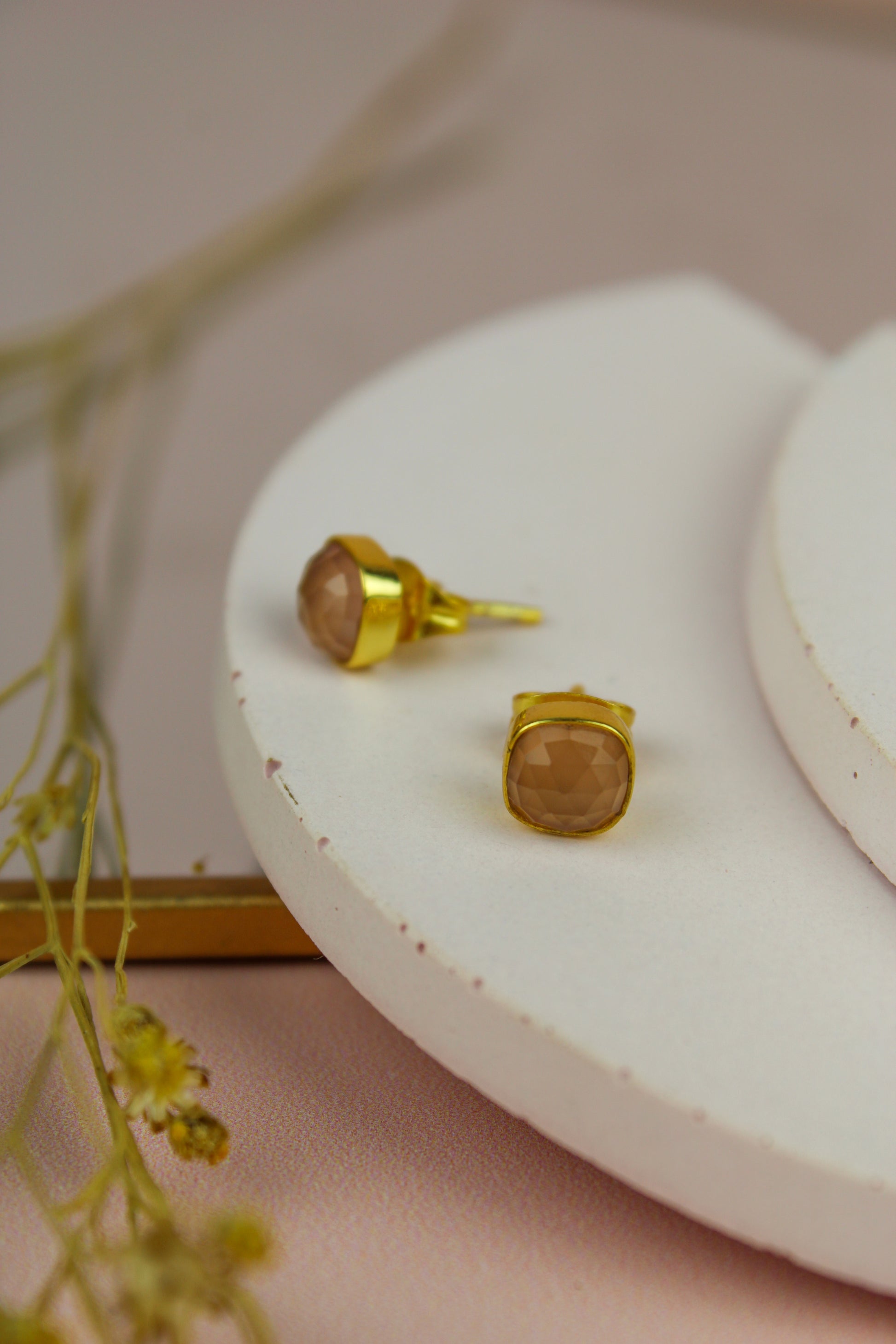 *PREORDER* SEMI PRECIOUS TINY STUD (7580071035096)