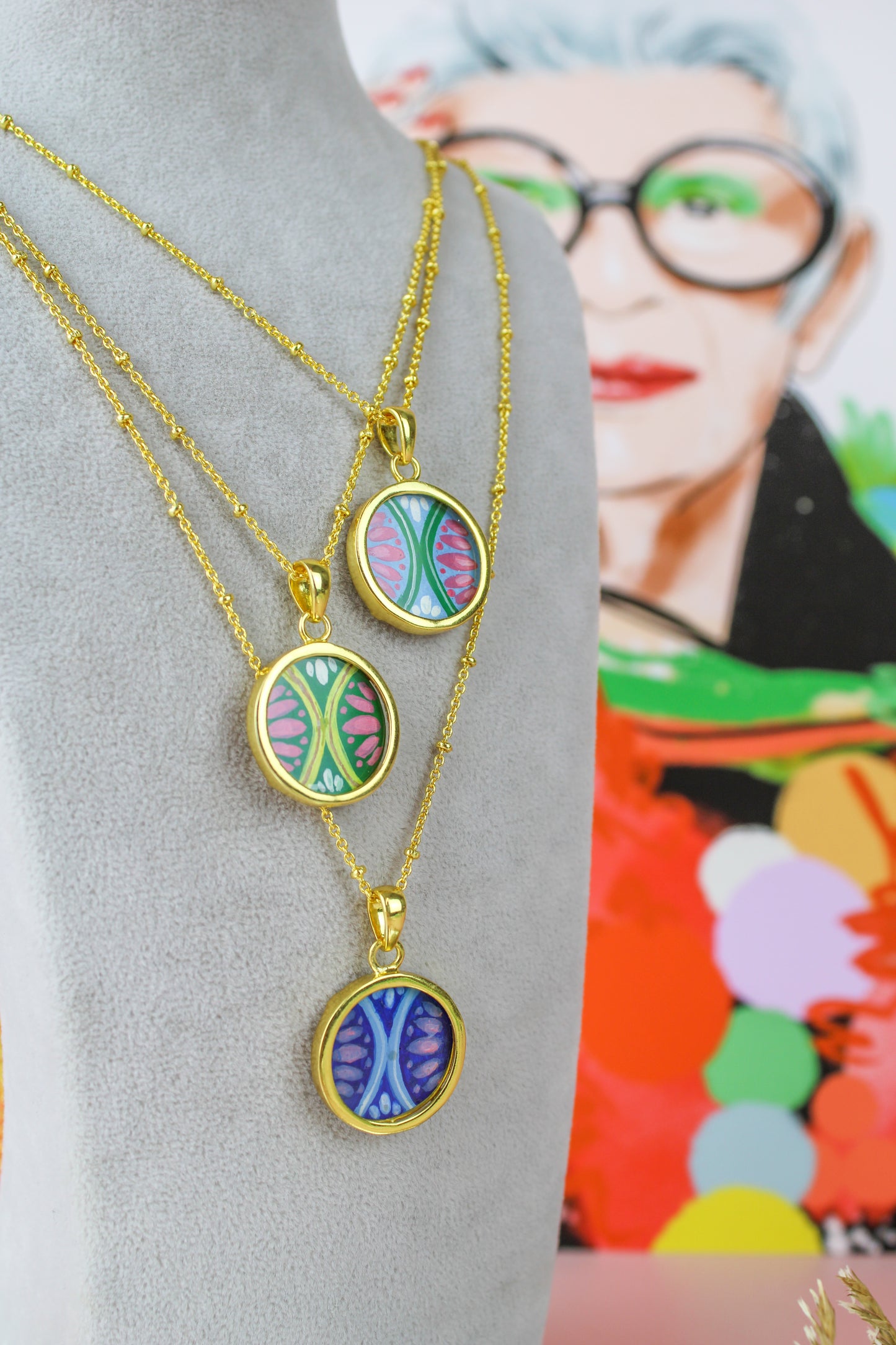 *PREORDER* HANPAINTED MIRRORED MEDALLION (7575175200984)