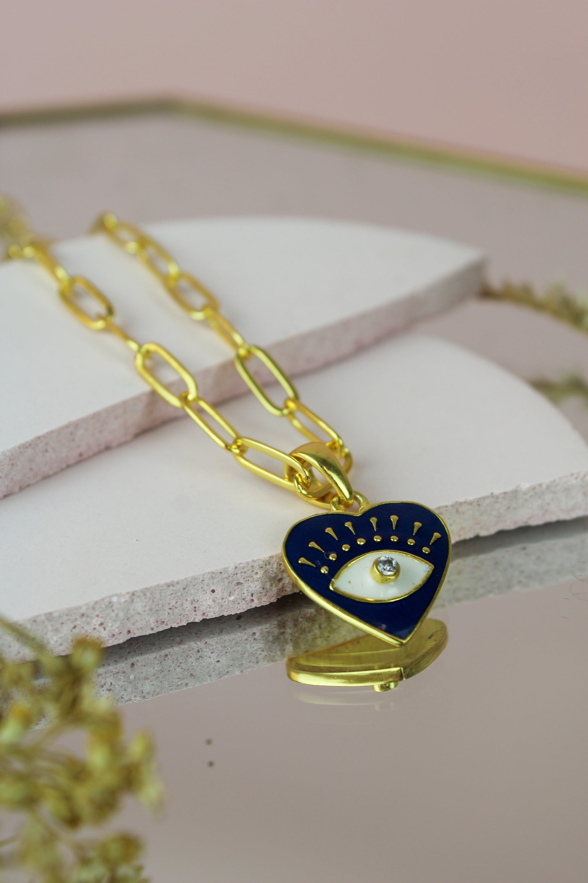 *PREORDER* EYE HEART ENAMEL NECKLACE (7575194632408)